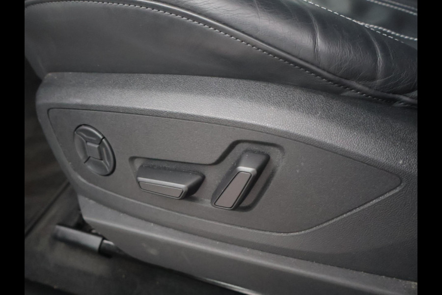 Audi Q8 e-tron 55 QUATTRO 115 kWh 408 PK S EDITION S-LINE + TREKHAAK 1800 KG | LUCHTVERING | HEAD-UP | LEDER SPORTINTERIEUR