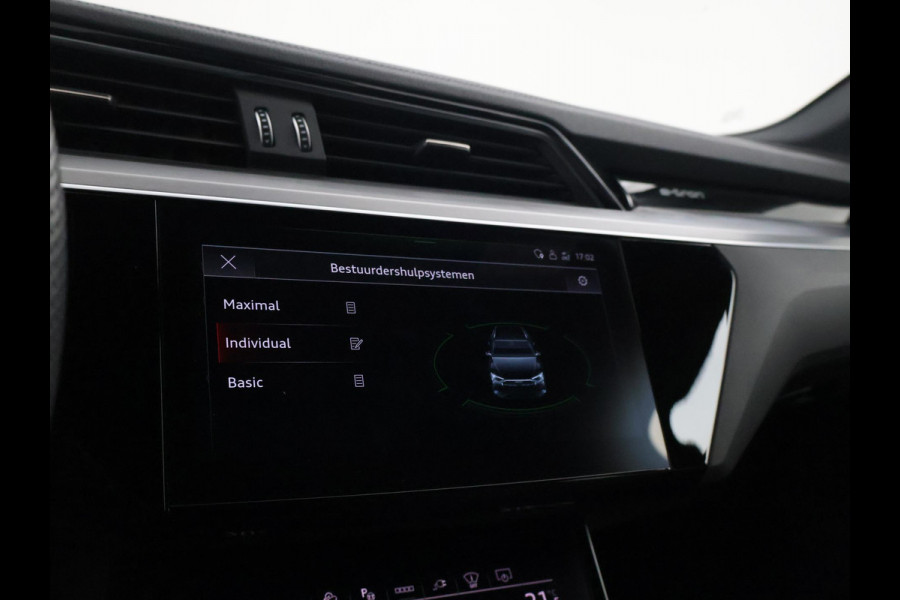 Audi Q8 e-tron 55 QUATTRO 115 kWh 408 PK S EDITION S-LINE + TREKHAAK 1800 KG | LUCHTVERING | HEAD-UP | LEDER SPORTINTERIEUR