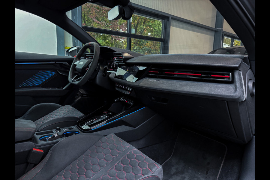 Audi RS3 Sportback 2.5 TFSI quattro PPF|RS-Schaalstoelen|Sonos|MatteGrijs|HUD|Alcantara|Vol!