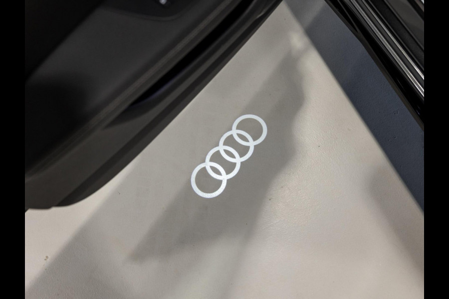 Audi A6 Avant 55 TFSI quattro S edition / 340pk / Maxton / Panorama dak / Achteruitrij camera /