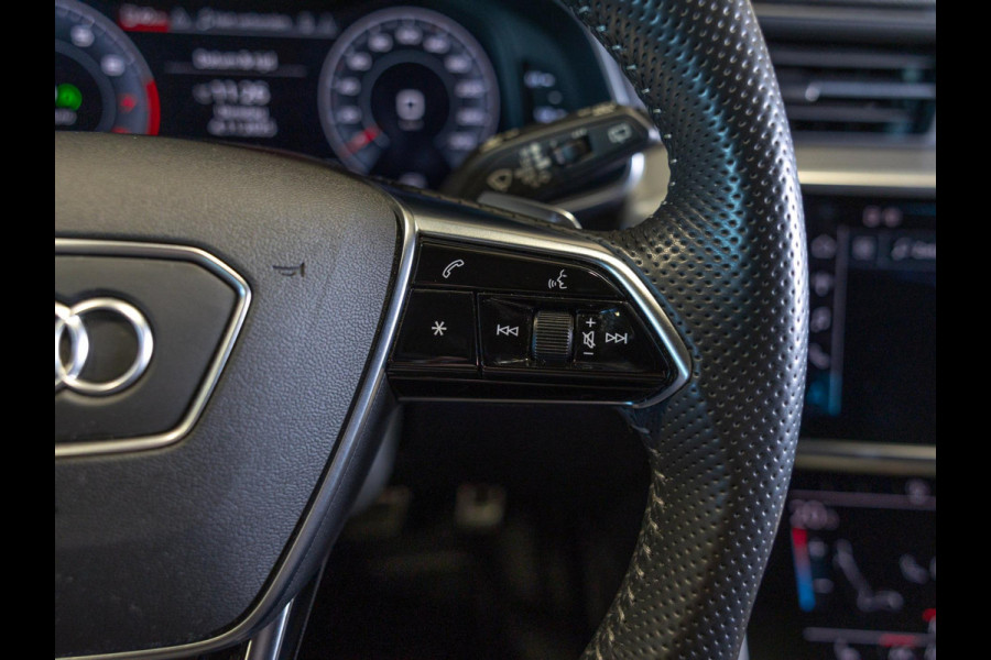 Audi A6 Avant 55 TFSI quattro S edition / 340pk / Maxton / Panorama dak / Achteruitrij camera /