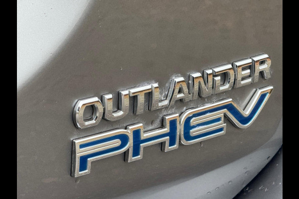 Mitsubishi Outlander 2.4 PHEV Pure+, vele opties, achteruitrijcamera, leder, 18 inch, 1 e eigenaar, NL auto met nationale auto pas