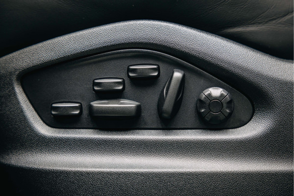 Porsche Cayenne Coupé 3.0 E-Hybrid Black Edition | Sport Chrono | Luchtvering | Adaptieve (18-voudige) sportstoelen met verwarming en verkoeling |
