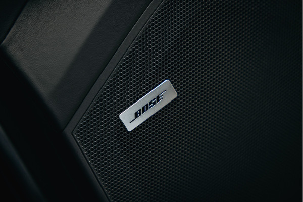 Porsche Cayenne Coupé 3.0 E-Hybrid Black Edition | Sport Chrono | Luchtvering | Adaptieve (18-voudige) sportstoelen met verwarming en verkoeling |