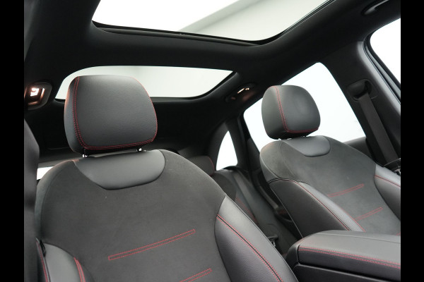 Mercedes-Benz B-Klasse 250 e AMG Limited 218pk PHEV | Panodak | Camera | Night Pakket | Alcantara Sportstoelen Verwarmd | Apple Carplay | Widescreen Cockpit | Navigatie | Lane Assist | Virtual | DAB |