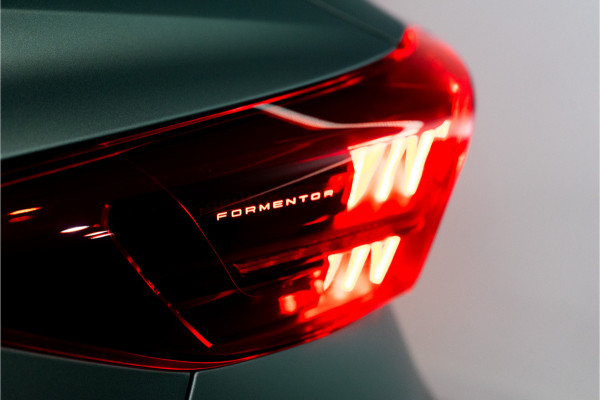 CUPRA Formentor 1.5 TSI e-Hybrid VZ Extreme 272PK Facelift | Matte Bronze | Pano | Sennheiser | Sportstoelen | VOL! 2 jaar Fabrieksgarantie GERESERVEERD