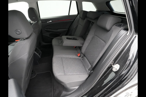 Volkswagen GOLF Variant 1.0 TSI 110pk Life Navigatie Wegkl. trekhaak Pdc privacy glas 109