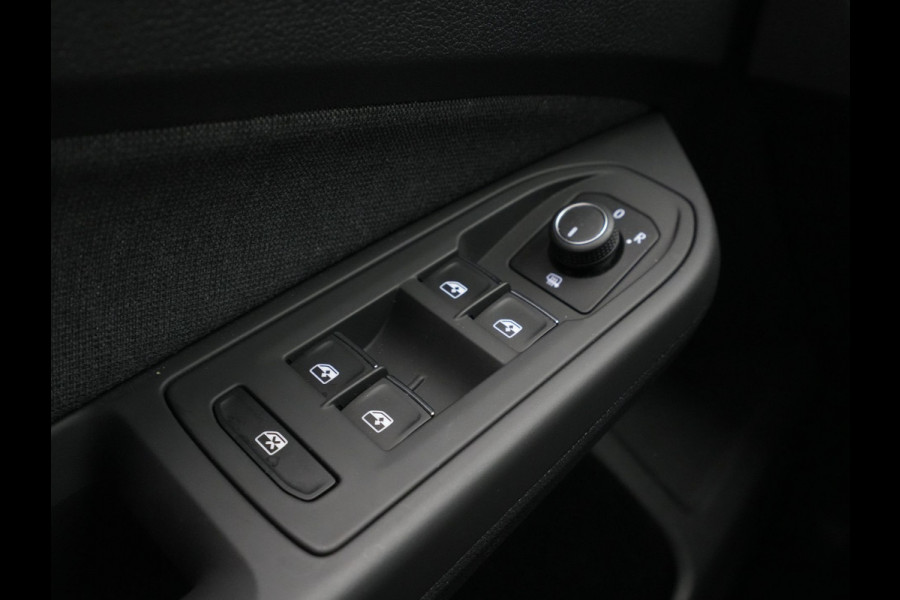 Volkswagen GOLF Variant 1.0 TSI 110pk Life Navigatie Wegkl. trekhaak Pdc privacy glas 109