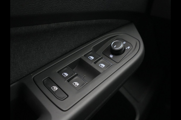 Volkswagen GOLF Variant 1.0 TSI 110pk Life Navigatie Wegkl. trekhaak Pdc privacy glas 109