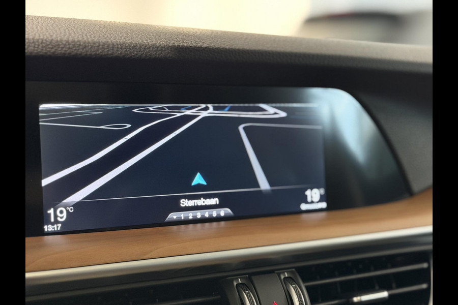 Alfa Romeo Stelvio 2.0 T AWD 280PK First Edition Black|Pano|Leder|Cam