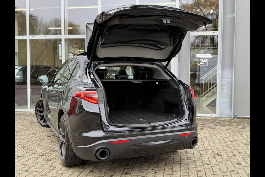 Alfa Romeo Stelvio 2.0 T AWD 280PK First Edition Black|Pano|Leder|Cam