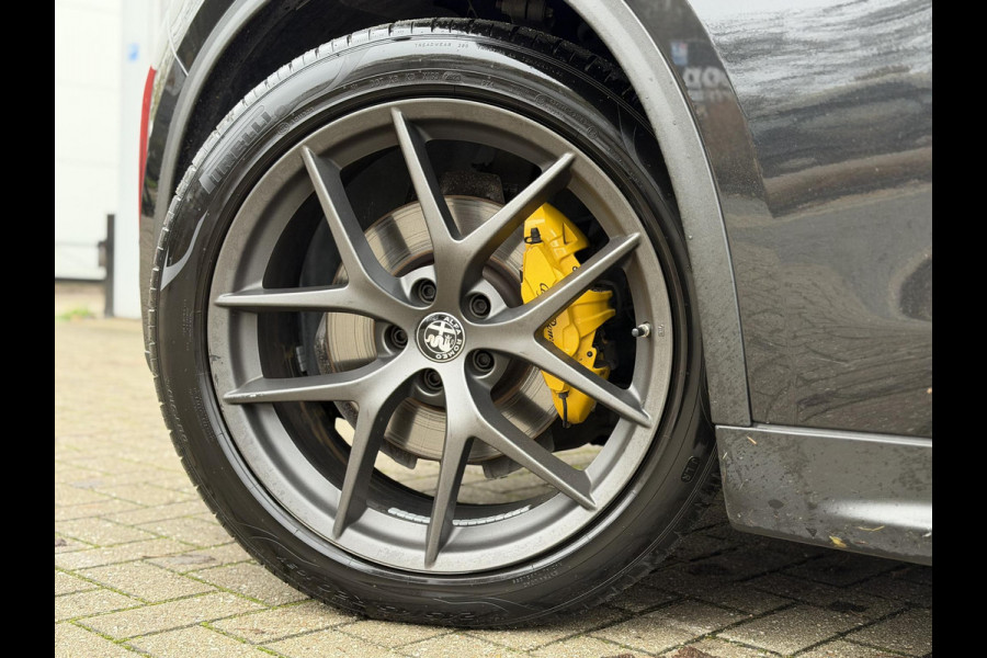 Alfa Romeo Stelvio 2.0 T AWD 280PK First Edition Black|Pano|Leder|Cam