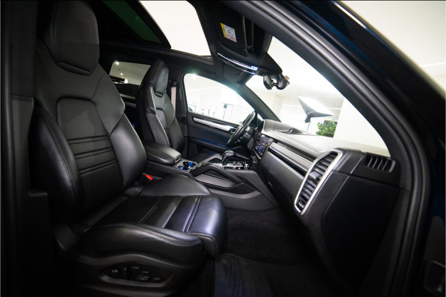 Porsche Cayenne 3.0 E-Hybrid Platinum Edition 462PK | NL AUTO | 1e Eigenaar NAP | Sport Design | Pano | Bose | Meedraaiende achteras | VOL OPTIE