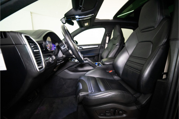Porsche Cayenne 3.0 E-Hybrid Platinum Edition 462PK | NL AUTO | 1e Eigenaar NAP | Sport Design | Pano | Bose | Meedraaiende achteras | VOL OPTIE