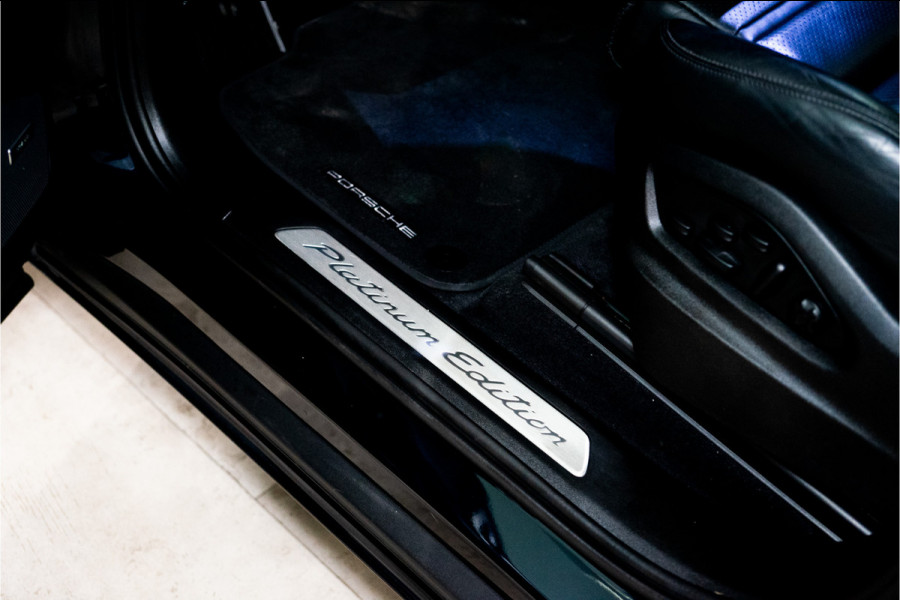 Porsche Cayenne 3.0 E-Hybrid Platinum Edition 462PK | NL AUTO | 1e Eigenaar NAP | Sport Design | Pano | Bose | Meedraaiende achteras | VOL OPTIE