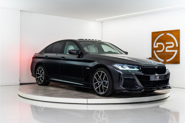 BMW 5 Serie 530e High Executive M-Sport 300PK | Laser | Pano | Leder | Sfeer | 12 MND Garantie