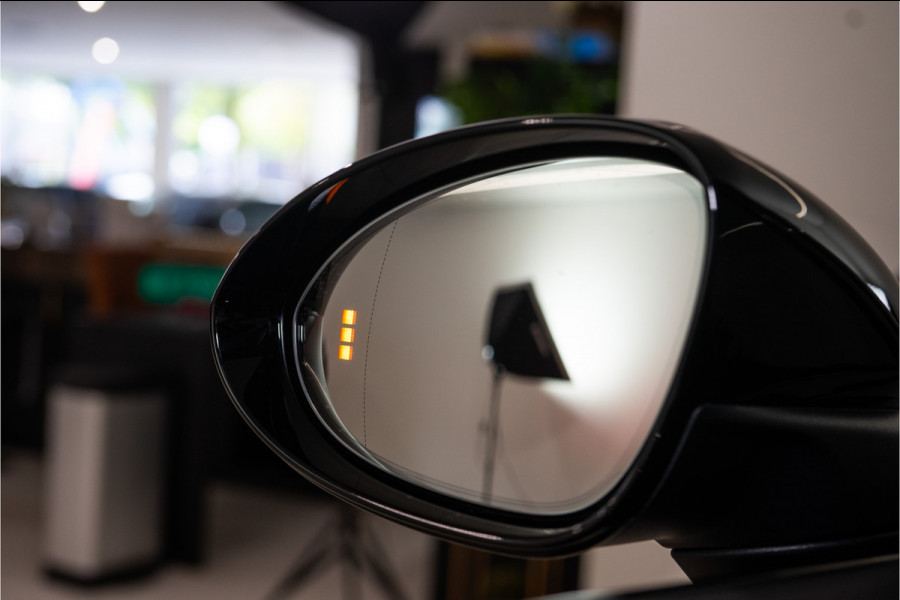 Porsche Cayenne 3.0 E-Hybrid Facelift 470PK | Luchtvering | Pano | Bose | Chrono | Sfeer | 24 MND Garantie