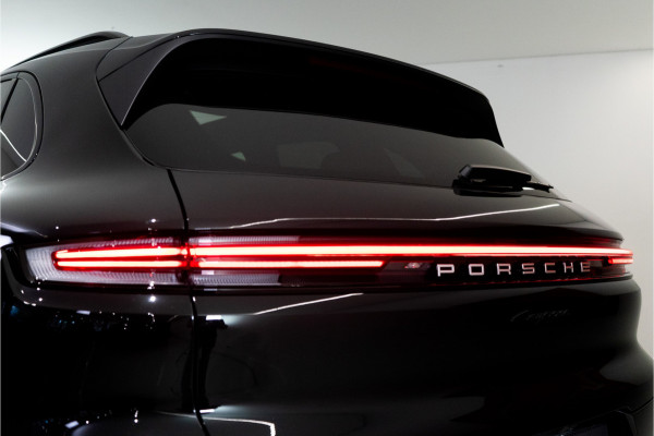 Porsche Cayenne 3.0 E-Hybrid Facelift 470PK | Luchtvering | Pano | Bose | Chrono | Sfeer | 24 MND Garantie