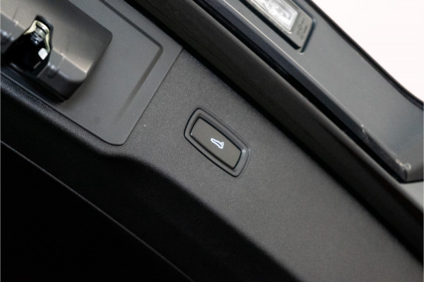 Porsche Cayenne 3.0 E-Hybrid Facelift 470PK | Luchtvering | Pano | Bose | Chrono | Sfeer | 24 MND Garantie