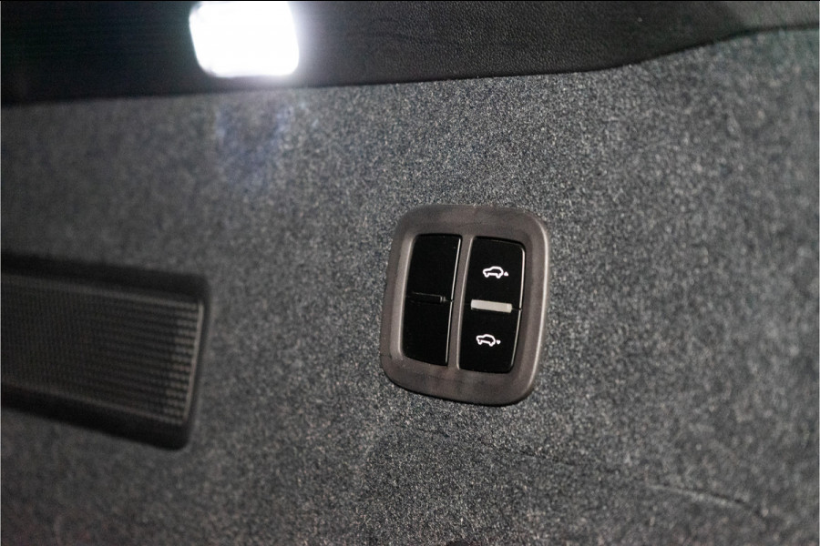 Porsche Cayenne 3.0 E-Hybrid Facelift 470PK | Luchtvering | Pano | Bose | Chrono | Sfeer | 24 MND Garantie