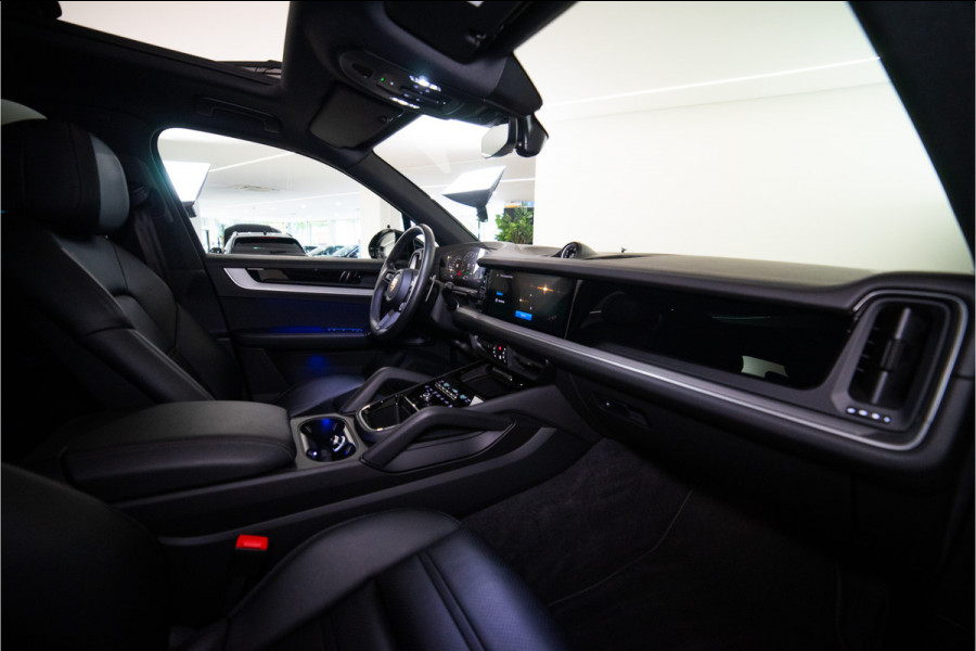 Porsche Cayenne 3.0 E-Hybrid Facelift 470PK | Luchtvering | Pano | Bose | Chrono | Sfeer | 24 MND Garantie