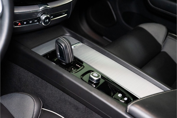 Volvo XC60 2.0 T8 AWD Polestar Engineered 455PK Long Range | Pano | Leder | Trekhaak | Memory | 12 MND Garantie