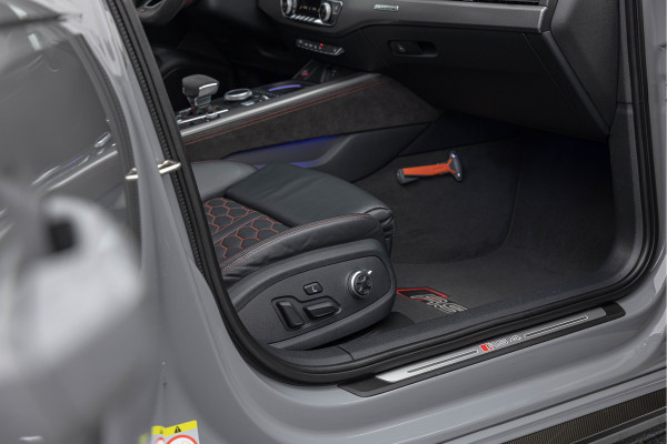 Audi RS4 Avant 2.9 TFSI 450pk Quattro Pano HuD B&O 20'' ACC Matrix 280 km/h