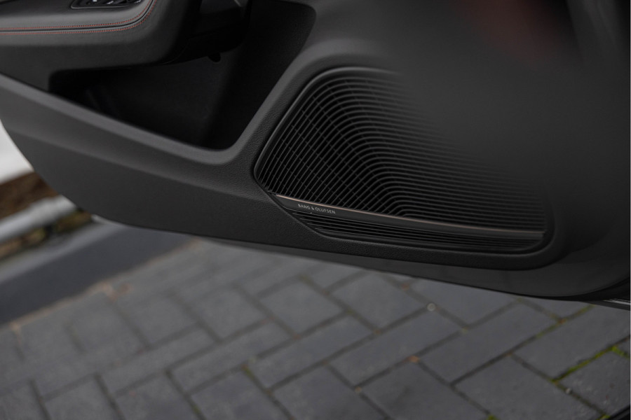 Audi RS4 Avant 2.9 TFSI 450pk Quattro Pano HuD B&O 20'' ACC Matrix 280 km/h