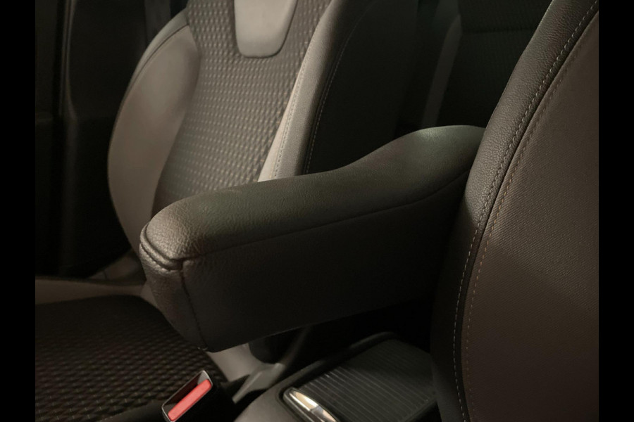 Opel Crossland X 1.2 Turbo Innovation 110PK AIRCO CLIMA NAVI CRUISE APPLE CARPLAY KEYLESS VELGEN NIEUWSTAAT