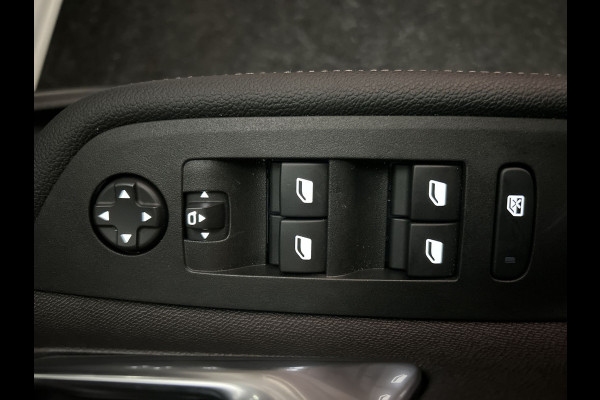 Opel Mokka Electric Ultimate 50 kWh Prachtige Mokka in nieuwstaat, hele lage kilometerstand, Multimedia Navi Pro Zwart Dak!