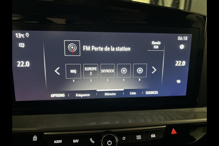 Opel Mokka Electric Ultimate 50 kWh Prachtige Mokka in nieuwstaat, hele lage kilometerstand, Multimedia Navi Pro Zwart Dak!