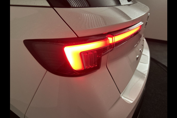 Opel Mokka Electric Ultimate 50 kWh Prachtige Mokka in nieuwstaat, hele lage kilometerstand, Multimedia Navi Pro Zwart Dak!