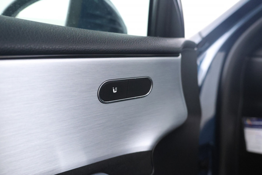 Mercedes-Benz A-Klasse 200 Business Solution AMG Upgrade Automaat, Panorama,