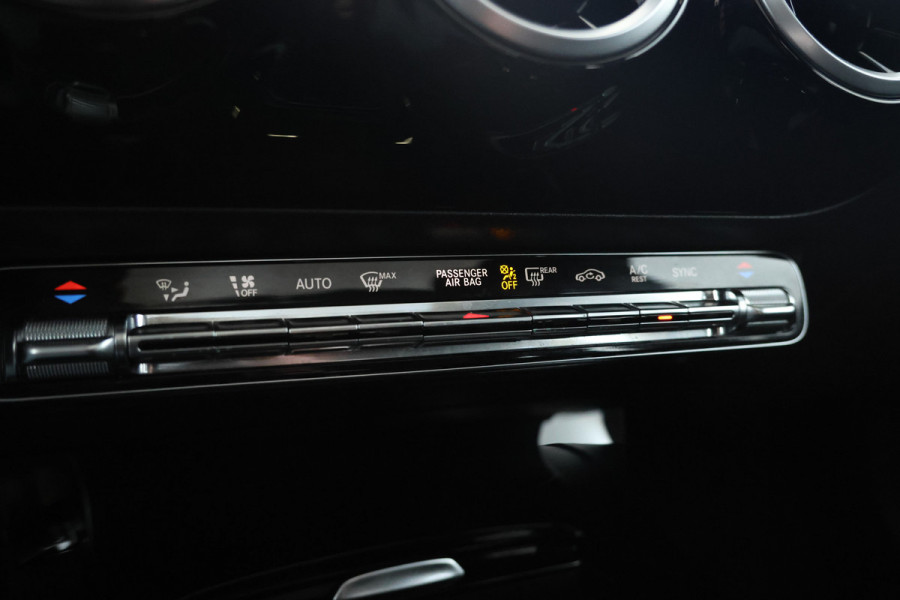 Mercedes-Benz A-Klasse 200 Business Solution AMG Upgrade Automaat, Panorama,