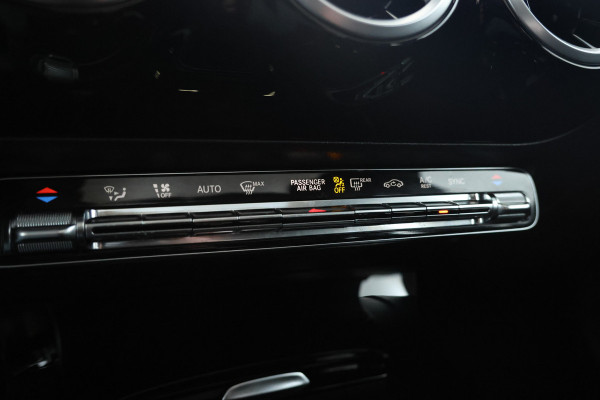 Mercedes-Benz A-Klasse 200 Business Solution AMG Upgrade Automaat, Panorama,