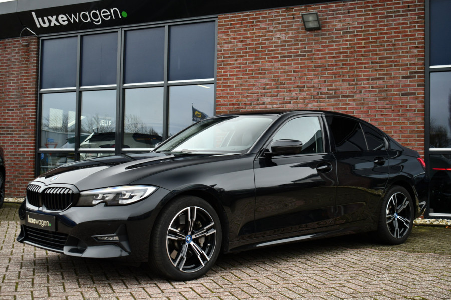 BMW 3-serie 330i Sportline 18inch HiFi Live-Cockpit Sfeer