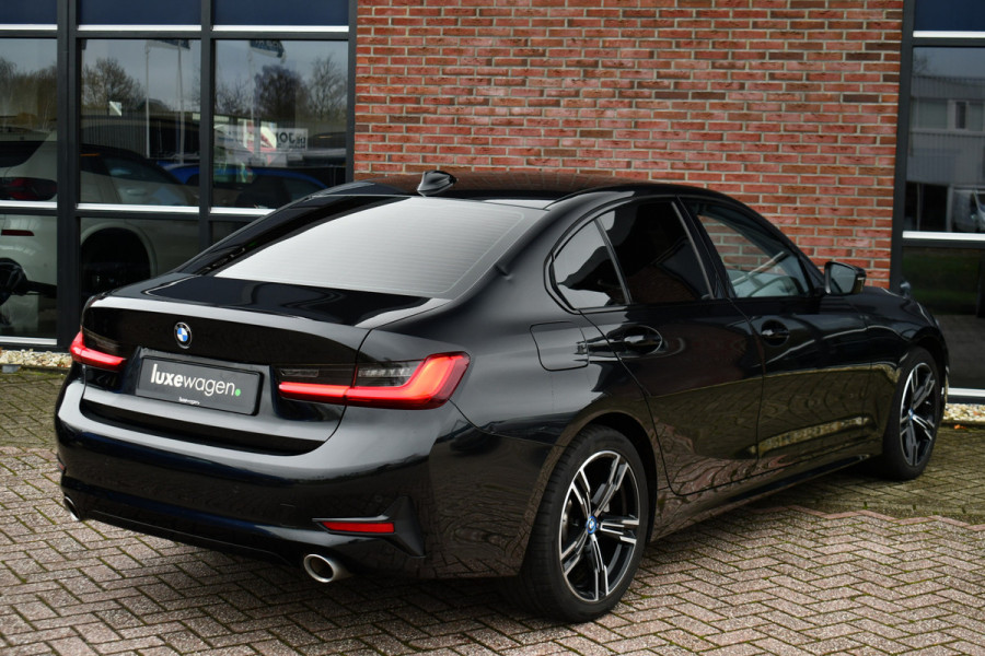 BMW 3-serie 330i Sportline 18inch HiFi Live-Cockpit Sfeer