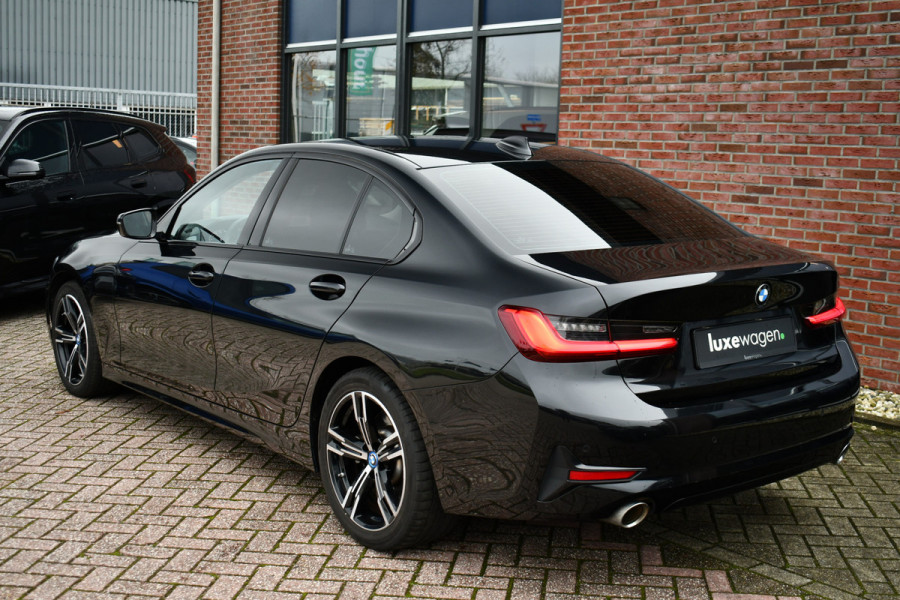 BMW 3-serie 330i Sportline 18inch HiFi Live-Cockpit Sfeer