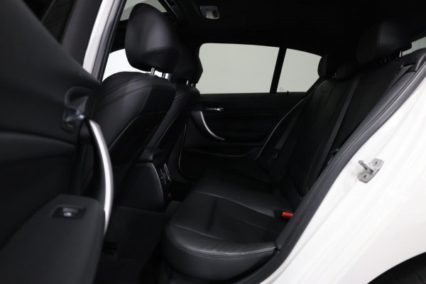 BMW 1-serie 120i M-Sport LED/M-PAKKET/SCHUIFDAK/LEER+S.VERWARMING/LMV/PDC/CRUISE/ECC/12 MND GARANTIE!