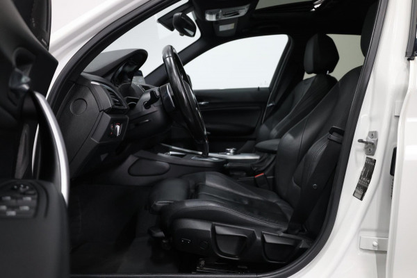 BMW 1-serie 120i M-Sport LED/M-PAKKET/SCHUIFDAK/LEER+S.VERWARMING/LMV/PDC/CRUISE/ECC/12 MND GARANTIE!