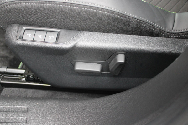 Peugeot 2008 1.2 130PK AUTOMAAT GT PACK | ELEKTRISCH BEDIENBARE BESTUURDERSSTOEL | NAVIGATIE | FULL LED KOPLAMPEN | DRAADLOZE APPLE CARPLAY/ANDROID AUTO | ADAPTIVE CRUISE CONTROL | CAMERA VOOR + ACHTER | CLIMATE CONTROL | LICHTMETALEN VELGEN 17" | KEYLESS ENTRY/START | DAB+ RADIO | ALCANTARA/LEDEREN BEKLEDING  | DODEHOEK DETECTIE | PARKEERSENSOREN VOOR + ACHTER | STOEL VERWARMING |