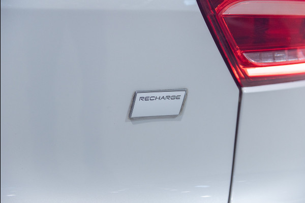 Volvo XC40 Recharge Aut. Luxe Stoelen Parkeercamera Stoelverwarming 231pk