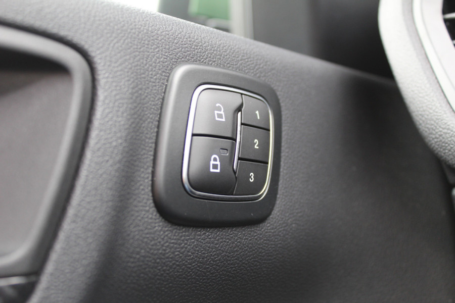 Ford Kuga 2.5 PHEV ST-Line X | Trekhaak | Panoramadak | AGR | Led | Head-up | B&O