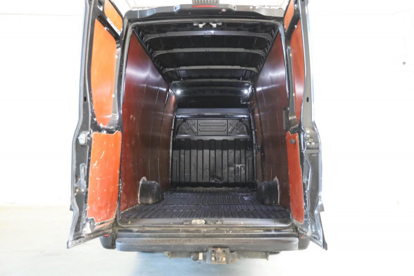 Iveco Daily 35S18 L4/H3 AUTOMAAT 180PK LED CAMERA CLIMA Imperiaal-Trap 3500K TREKHAAK LEASE V/A €178,- p.m. INRUIL MOG