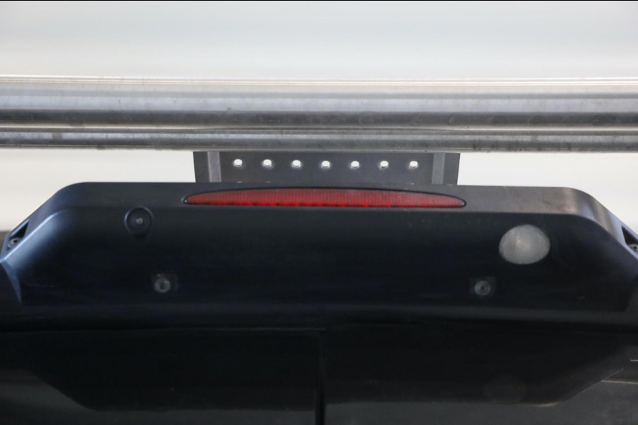 Iveco Daily 35S18 L4/H3 AUTOMAAT 180PK LED CAMERA CLIMA Imperiaal-Trap 3500K TREKHAAK LEASE V/A €178,- p.m. INRUIL MOG