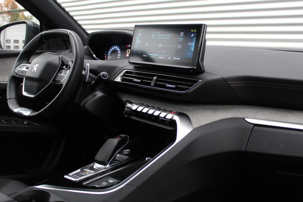 Peugeot 3008 1.6 HYbrid 225 GT | Nachtzicht | Panoramadak | Trekhaak | Navigatie | Camera | BLIS