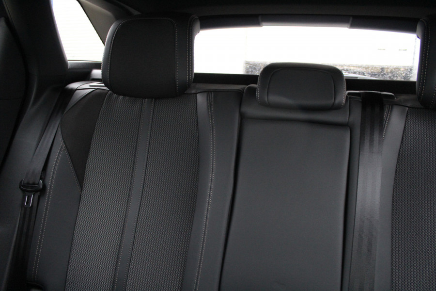 Peugeot 3008 1.6 HYbrid 225 GT | Nachtzicht | Panoramadak | Trekhaak | Navigatie | Camera | BLIS