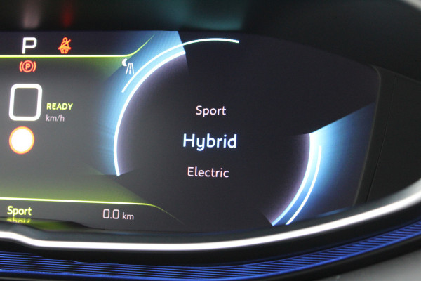 Peugeot 3008 1.6 HYbrid 225 GT | Nachtzicht | Panoramadak | Trekhaak | Navigatie | Camera | BLIS