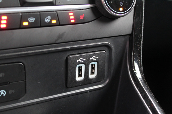 Ford EcoSport 1.0 EcoBoost 125PK Titanium | Automaat | Trekhaak | BLIS | Winterpack | Navigatie