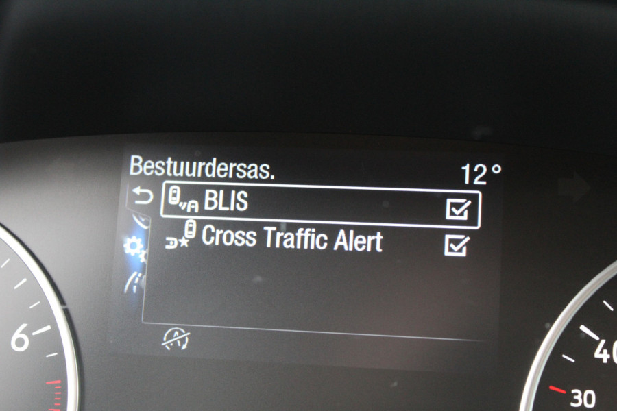 Ford EcoSport 1.0 EcoBoost 125PK Titanium | Automaat | Trekhaak | BLIS | Winterpack | Navigatie